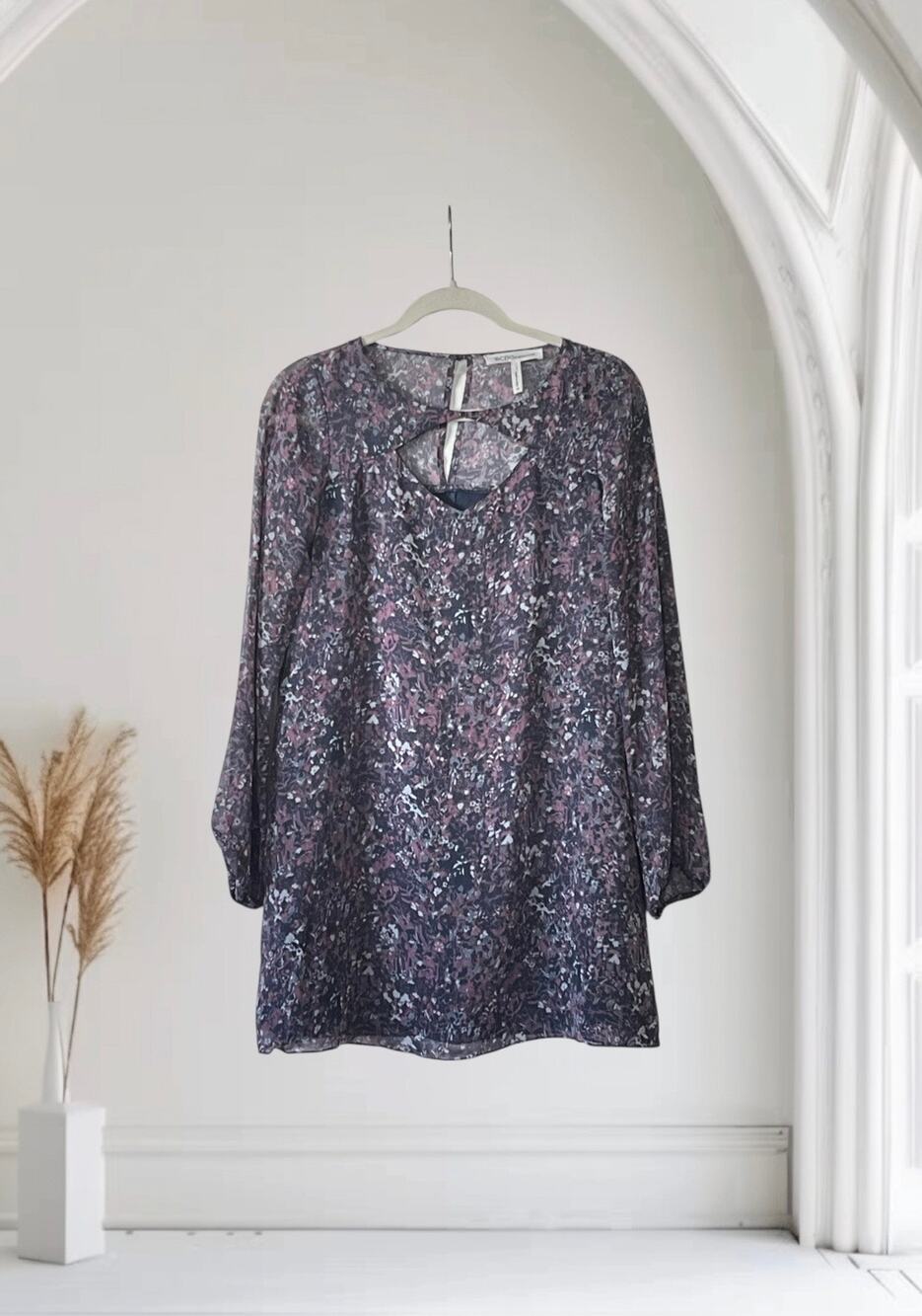 BCBG Lovely Mini Dress Lightweight Long Sleeve Size XS :)